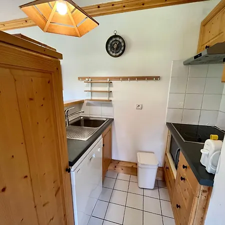Aux Pieds, 2 Chambres, Terrasse Et Parking Couvert - - Fr-1-459-49 *