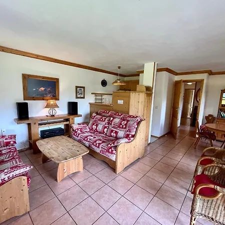 Apartment Aux Pieds, 2 Chambres, Terrasse Et Parking Couvert - - Fr-1-459-49